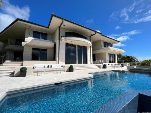 360 Puuikena Dr, Honolulu HI  96821-0025 exterior