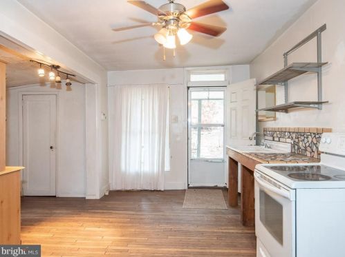 2122 Millcreek Rd, Lancaster PA  17602-4749 exterior