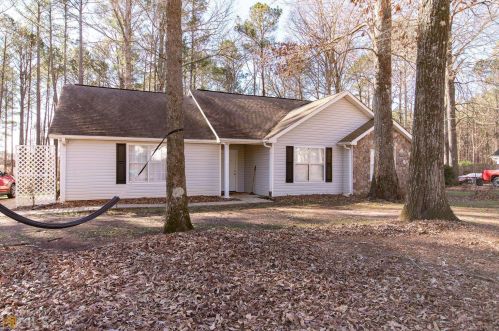 259 Sawgrass Manor Dr, Newnan, GA 30265-1960