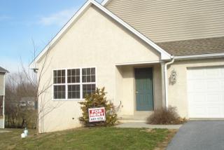 107 Mitric Ln, Lancaster PA  17601-7600 exterior