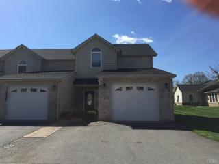 1041 Walnut Crest Ct, Forest, VA 24551-2152