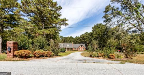 5059 Skyline Dr, Loganville, GA 30052-3111