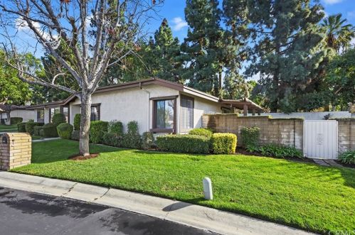 5940 Maybrook Cir, Riverside, CA 92506-4548