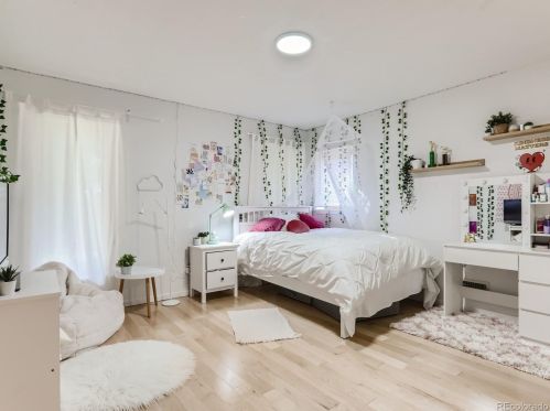 24 Beacon Hill Ln, Englewood CO  80111-5244 exterior