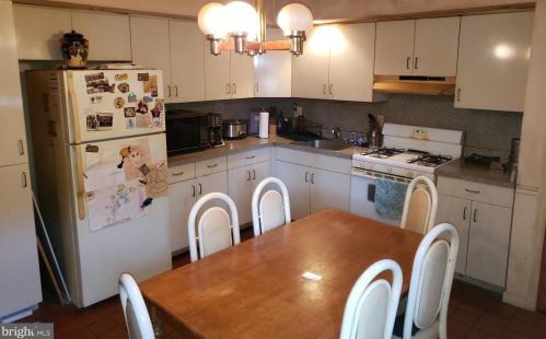 2441 11 St, Philadelphia PA  19133-1414 exterior