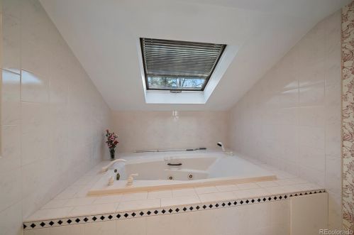 7601 Rosemary Cir, Englewood CO 80112-6421 exterior