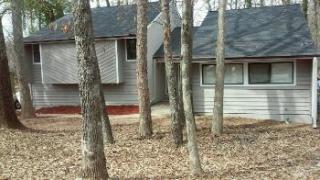 762 Post Road Ln, Stone Mountain, GA 30088-2246