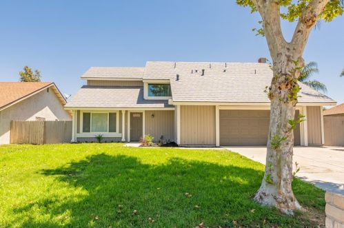 3925 New Haven Dr, Riverside, CA 92505-3522