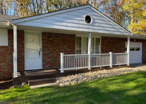 9 Springhill Rd, Dover NJ  07869-4325 exterior