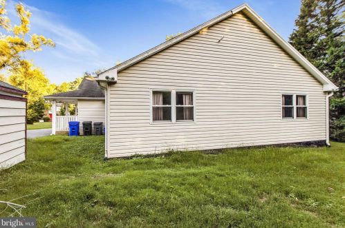 12606 Meadowood Dr, Silver Spring MD 20904-2928 exterior