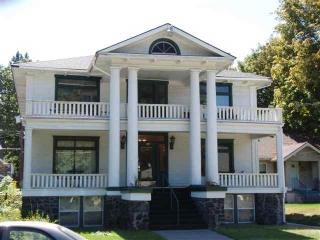 618 23rd Ave, Spokane WA  99203-2372 exterior