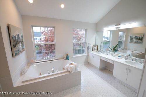 140 Plumstead Dr, East Freehold NJ  07728-9513 exterior