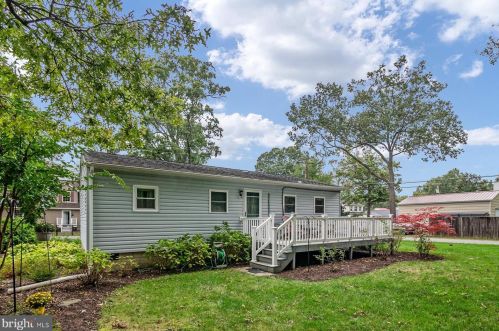 4935 Chestnut St, Shady Side MD 20764-9661 exterior