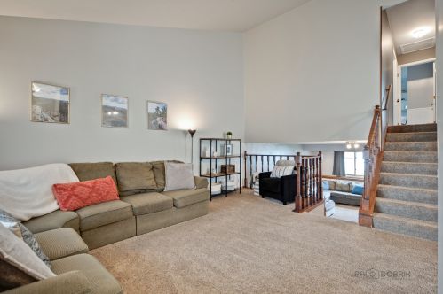 1920 Island Ct, Bull Valley, IL 60098-2422