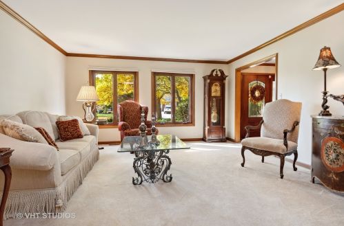 2708 Modaff Rd, Naperville, IL 60565-4343