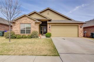 913 Bear Mountain Dr, Norman, OK 73069-6656
