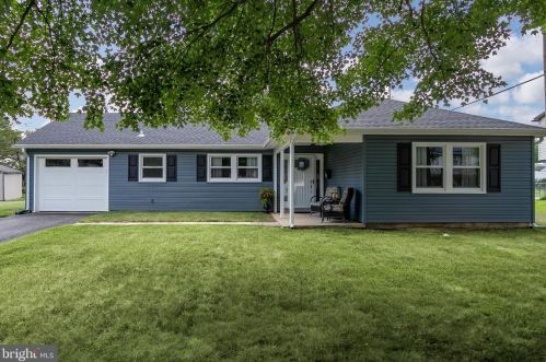7 Stokes Rd, Willingboro, NJ 08046-2403