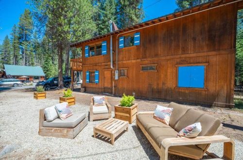 15739 Fir St, Truckee CA  96161-3705 exterior