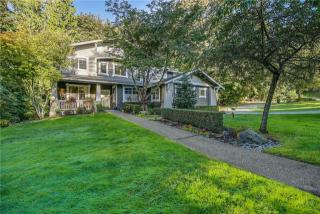 16880 Licorice Way, Seattle, WA 98059-5941