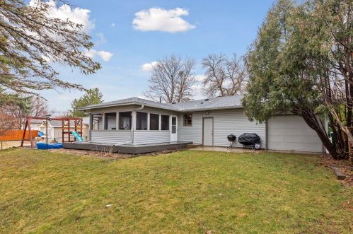 2073 Jade Ln, Saint Paul MN  55122-2862 exterior