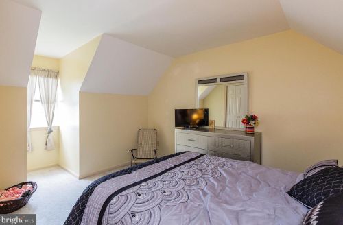 1740 Southport Dr, Lancaster PA  17603-9351 exterior