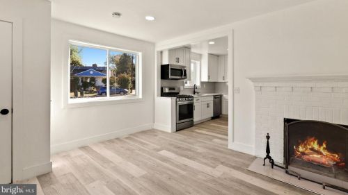 1515 Oakview Dr, Silver Spring MD 20903-2243 exterior