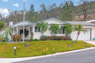 2285 Lindsay Dr, Carlsbad, CA 92008-7112