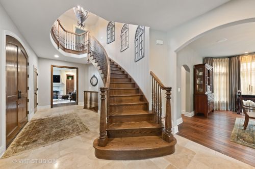303 Fairview St, Arlington Hts, IL 60005-2632
