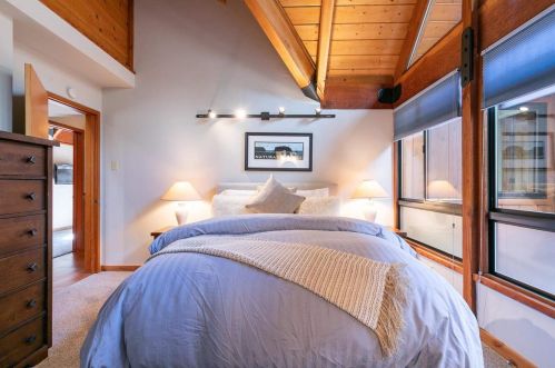 820 Beaver Pond, Truckee CA  96161-4200 exterior