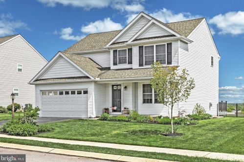 235 Andrew Dr, York, PA 17404-9408