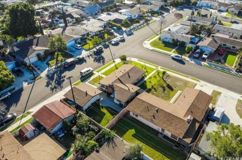 1325 Sandalwood Ave, Anaheim CA  92805-1642 exterior