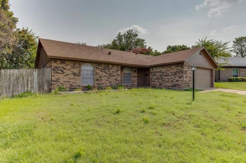 1817 Lake Shore Ct, Fort Worth TX  76103-1511 exterior