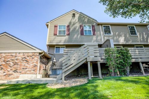 7186 Bentley Cir, Englewood CO 80112-1186 exterior