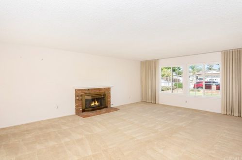 6605 Dorinda Dr, Riverside CA  92503-1110 exterior