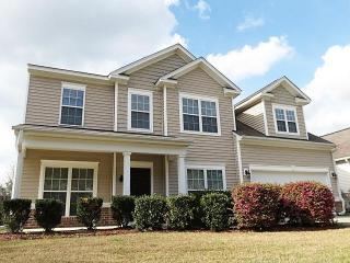 104 Southernwood Dr, Ladson, SC 29456-3940