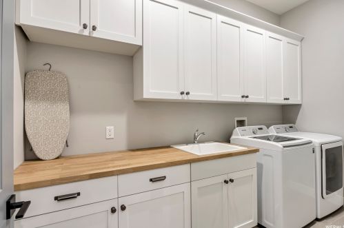 2712 Mt Jordan Rd, Sandy UT 84092-3380 exterior