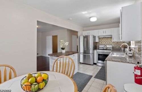 23 Grant Way, Princeton NJ  08540-1667 exterior