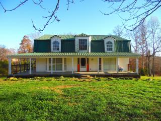 695 Toy Slatten Rd, Ravenscroft, TN 38583-6909