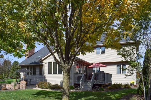 750 Fairway Ln, Sycamore IL  60178 exterior