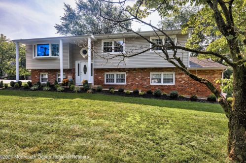 9 Merion Dr, Lincroft, NJ 07738-1213