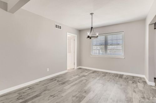 706 Troy Ct, Aurora CO 80011-6641 exterior