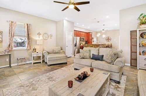 303 Walnut St, Whitewright TX 75491-2243 exterior