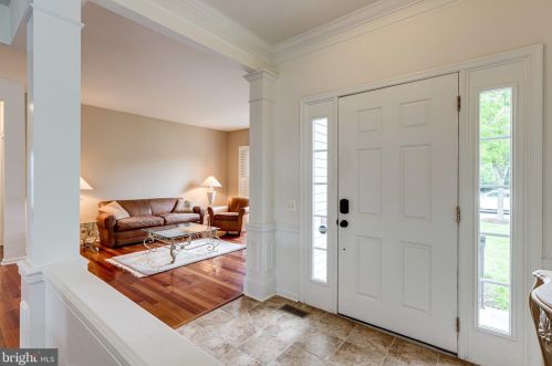 12237 Clipper Dr, Woodbridge, VA 22192-2251