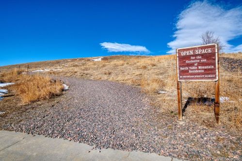 18947 61st Ave, Denver CO 80403-2103 exterior