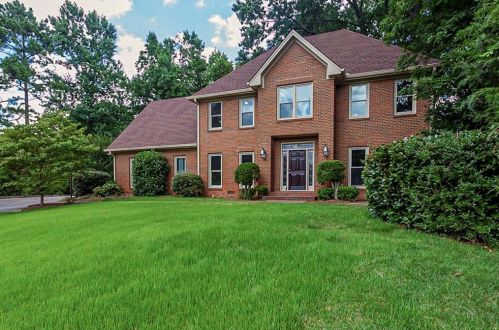 810 Mabry Rd, Atlanta GA  30328-2662 exterior