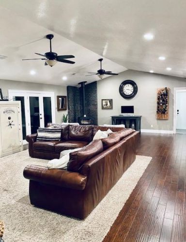 10526 Dixon Rd, Valley Home, CA 95361-9552
