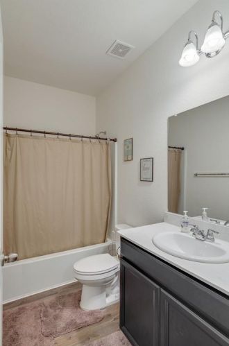 5328 Stone Meadow Ln, Fort Worth TX  76179-4283 exterior