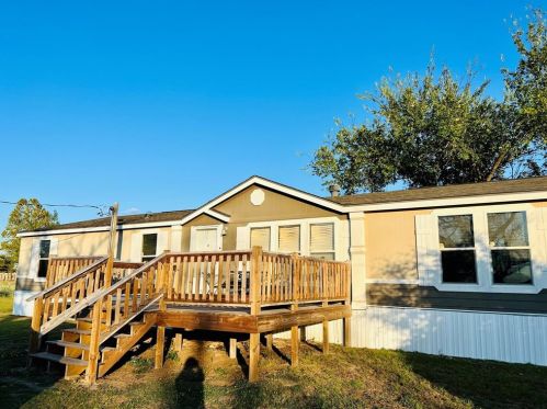 1015 Spruiell St, Jewett, TX 75846-3714