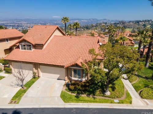 6081 Ladera Ln, Anaheim CA  92807-4847 exterior