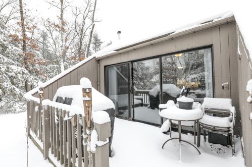 111 Coburn Ave, Nashua, NH 03063-2807